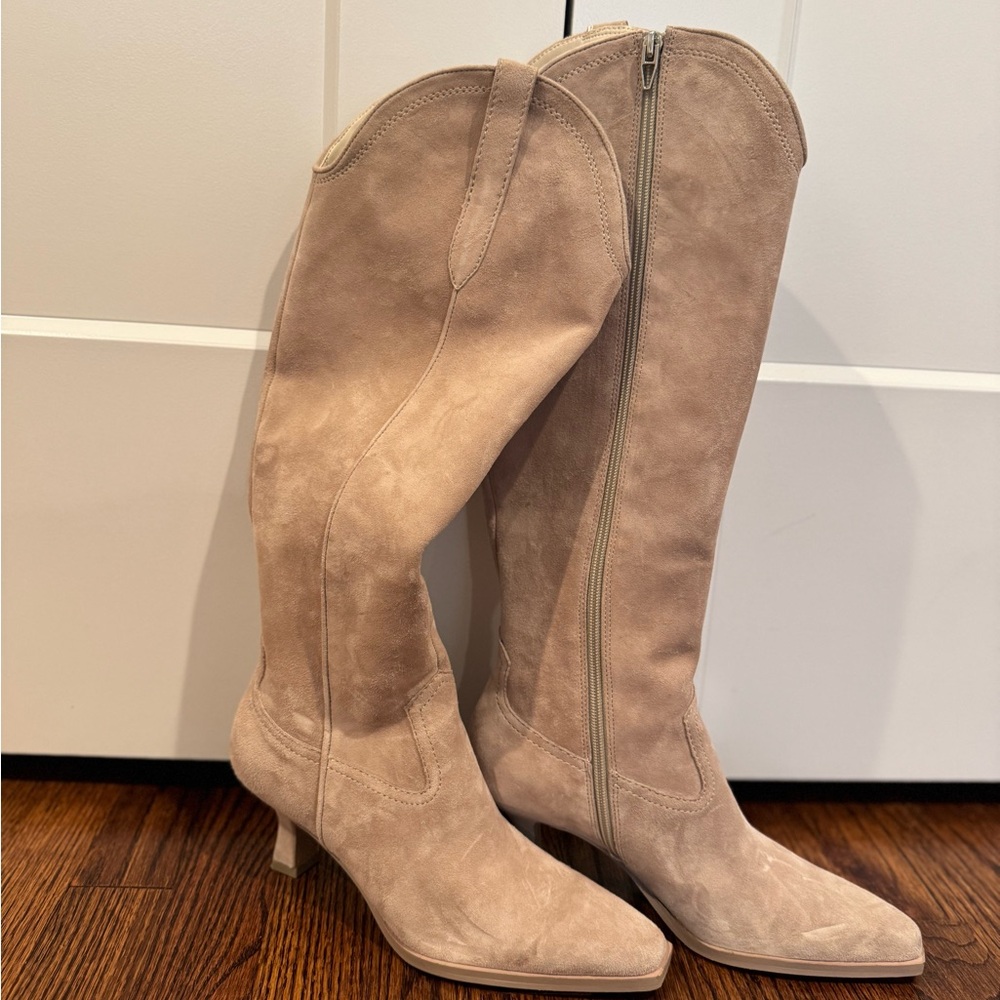 Dolce Vita Tan Heeled Boots Sleek Suede Design